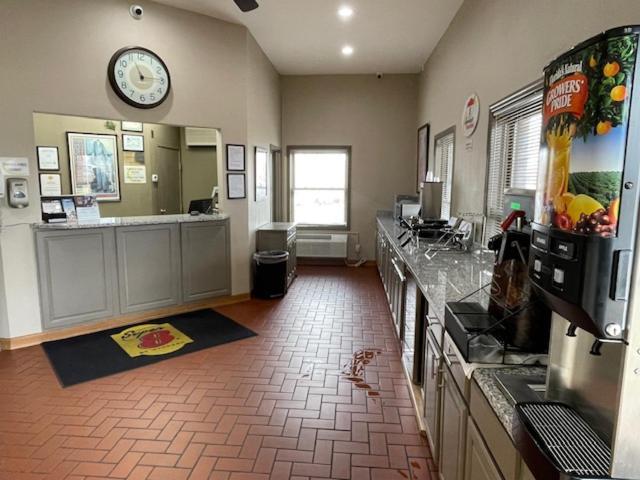 Motel Super 8 By Wyndham Alton Extérieur photo
